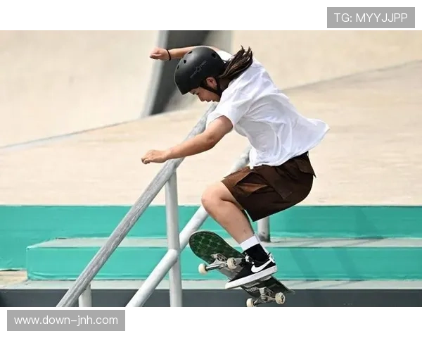 国际极限轮滑街式大师赛 中国选手张素雅突破自我夺金